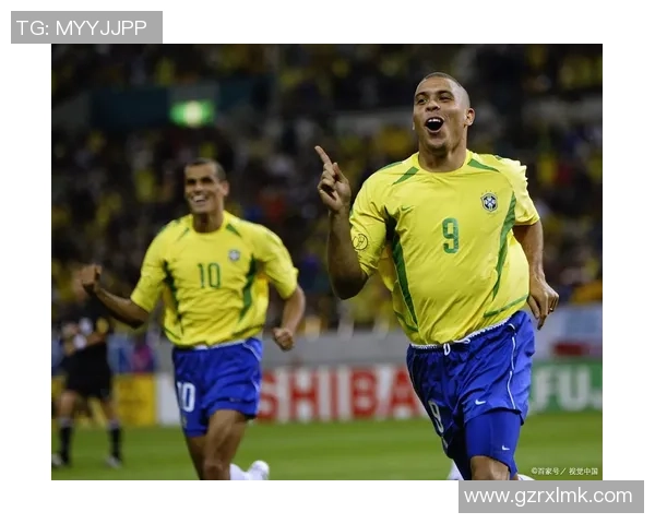 当足球巨星告别绿茵场时退役动作定格成永恒瞬间 当足球巨星告别绿茵场时退役动作定格成永恒瞬间