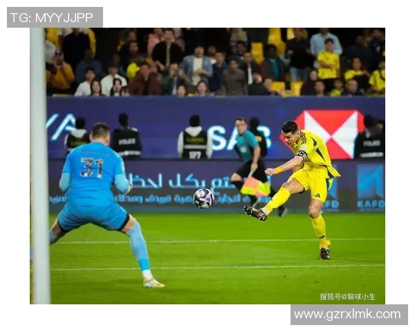 某足球巨星曾因考试成绩差遭遇学业困扰但最终凭实力成就辉煌职业生涯 某足球巨星曾因考试成绩差遭遇学业困扰但最终凭实力成就辉煌职业生涯