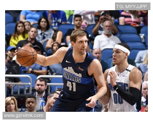 法国足球传奇帕拉蒂尼的辉煌职业生涯与成就回顾