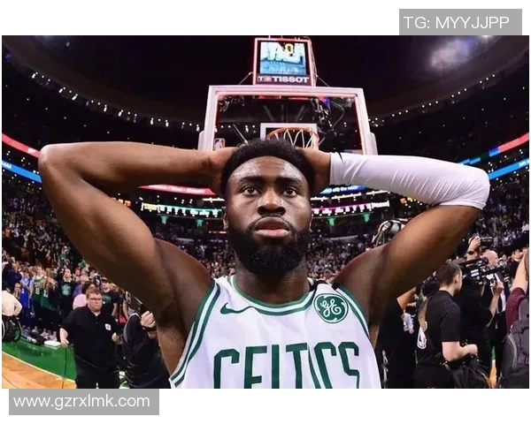 足球明星泪目瞬间高清头像展现内心情感波动与赛场压力